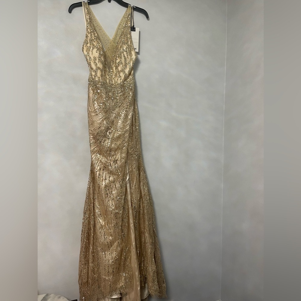 # Mac Duggal Light Gold Embellished Sequin Halter Neck Cross Back Gown - Picture 15 of 17
